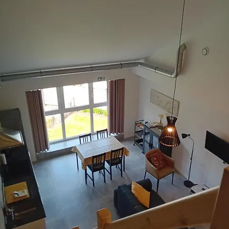 De Hoog Velden 12 *